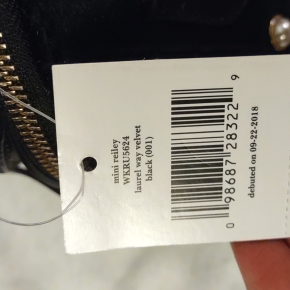 Kate Spade Mini Reiley Black Velvet & pearl bag NWT - Picture 6 of 6